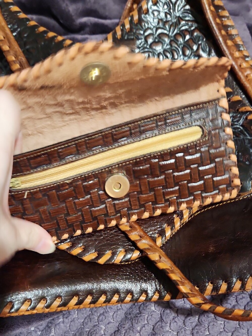 Vintage Handcrafted Brown Embossed Leather Women’s Shoulder Bag and Wallet - Picture 9 of 11